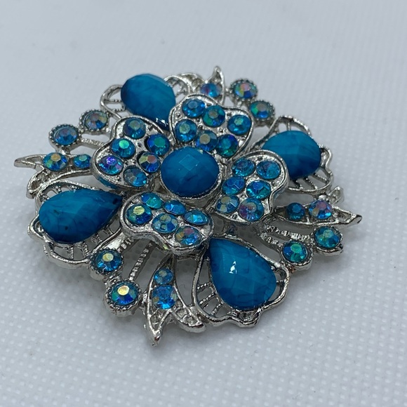 Beautiful Blue Stone Set Brooch Pin - Picture 2 of 7